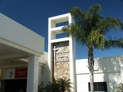 St. Thomas Aquinas High School (40855 bytes)
